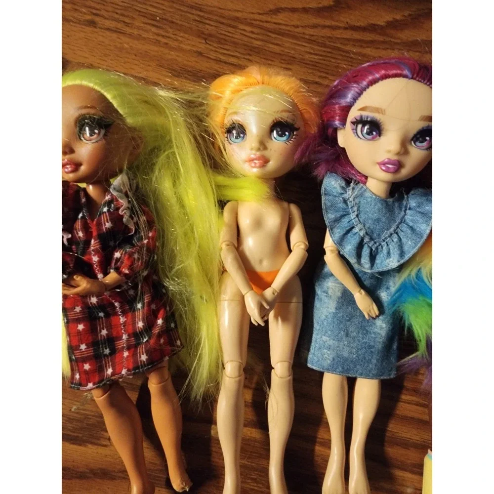 Lot Of 4 L.O.L. Surprise! OMG And Rainbow High Fashion Dolls W/ Accessories